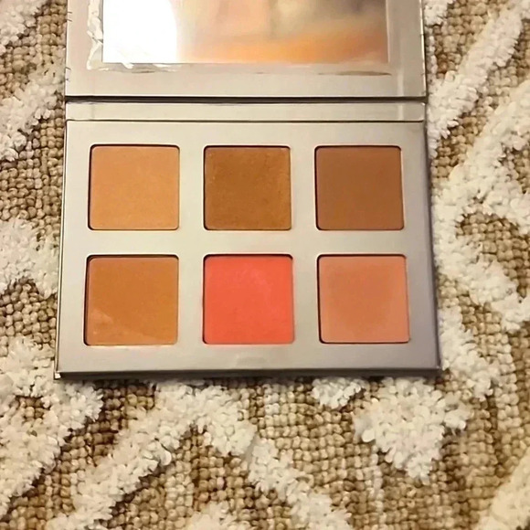 Iconic London Face Palette - Picture 3 of 3